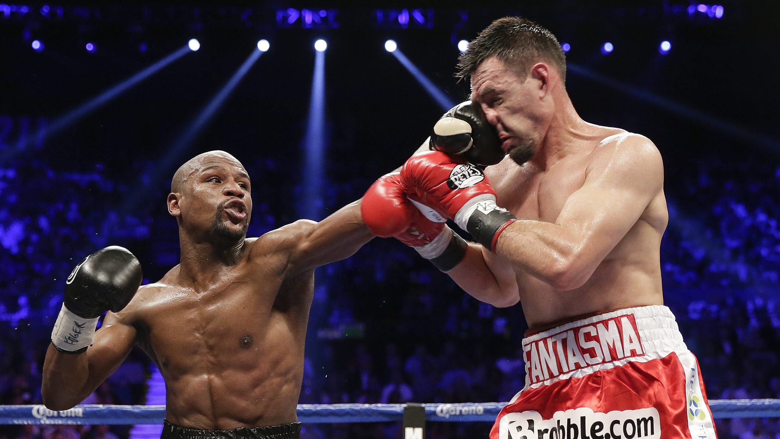 世界杯精彩集合：每场战役都精彩纷呈！，世界杯精彩过人